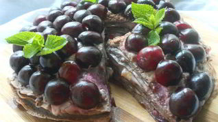 Рецепт Шоколадного блинного пирога с маскарпоне и черешней
