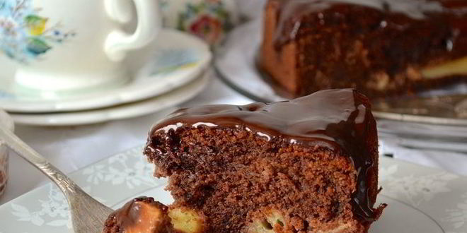 Рецепт шоколадного пирога с яблоками