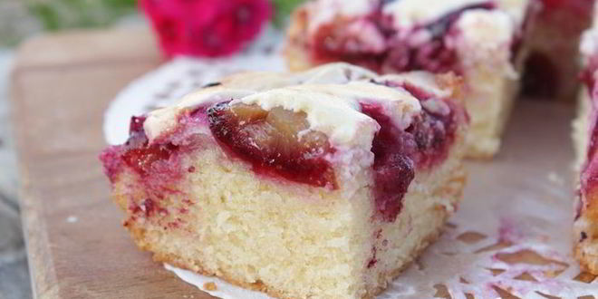 Рецепт сливочного пирога со сливовой начинкой