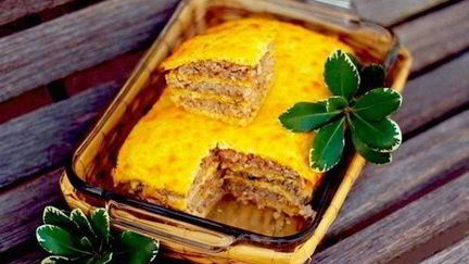 Рецепт Слоеного сырного пирога с куриным фаршем