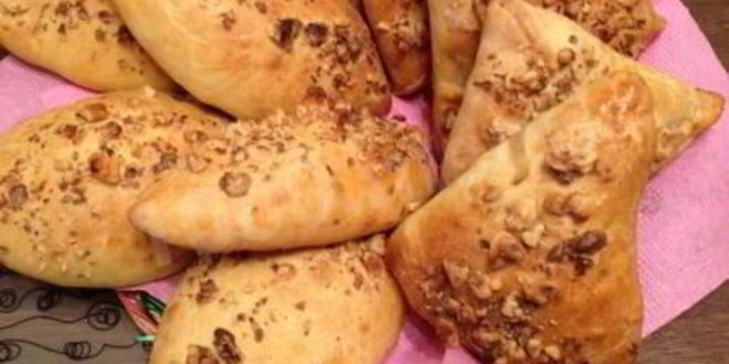 Рецепт бездрожжевых пирожков в духовке на кефире с яблоками