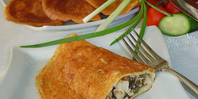 Рецепт блинчатых пирожков с начинкой из курятины и грибов