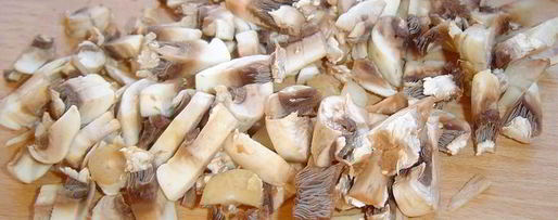 Шаг 1: блинчатых пирожков с начинкой из курятины и грибов