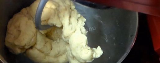 Шаг 2: дрожжевых пирожков с абрикосами и малиной