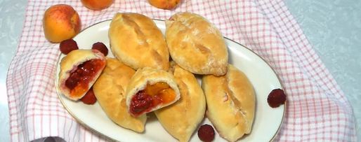 Шаг 7: дрожжевых пирожков с абрикосами и малиной