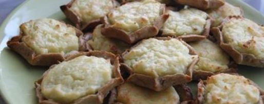 Шаг 8: карельских пирожков с картошкой и яичным соусом