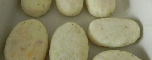 Шаг 4: картофельно-творожных пирожки с зеленью и яйцом