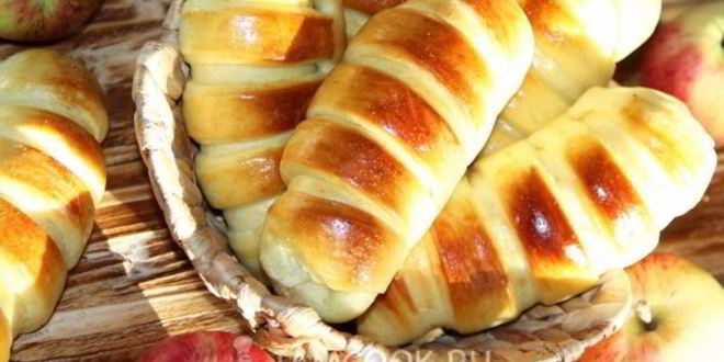 Рецепт пирожков из дрожжевого теста с яблоками и повидлом