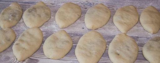 Шаг 20: пирожков с квашеной капустой жареные