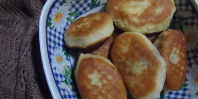 Рецепт пирожков с творогом на сковороде