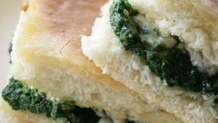 Рецепт Пирожков со шпинатом и голубым сыром