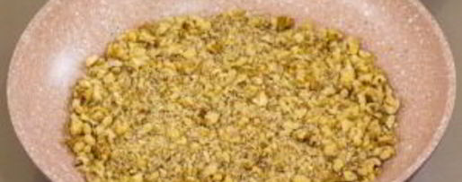 Шаг 1: слоеных пирожков с орехами и вареной сгущенкой