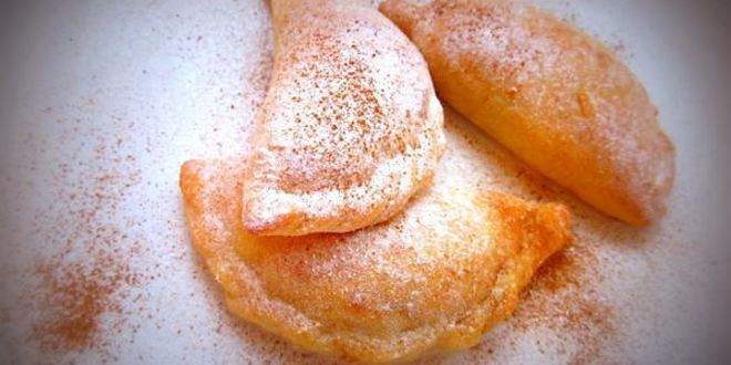 Рецепт творожных пирожков с яблоком и корицей