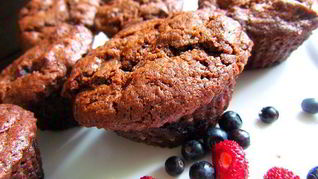 Рецепт Брауни с земляникой и черникой