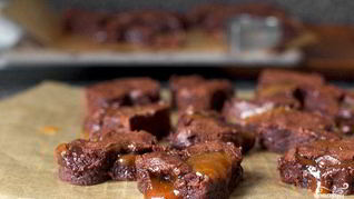 Рецепт Брауниса соленой карамелью