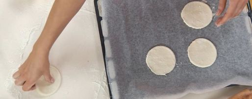 Шаг 1: карамельных пирожных с фруктами