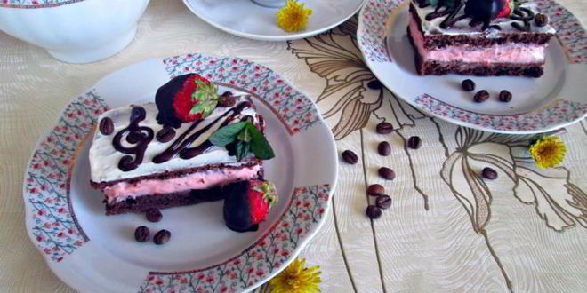 Рецепт кофейно-клубничного пирожное со сливочным кремом