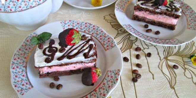 Рецепт кофейно-клубничного пирожное со сливочным кремом