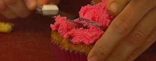 Шаг 6: лавандовых пирожных