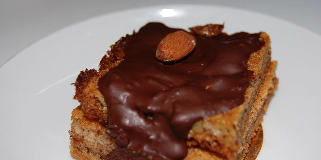 Рецепт миндальных пирожных в шоколадной глазури