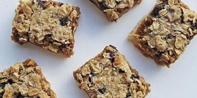 Рецепт овсяных пирожных с орехами и изюмом