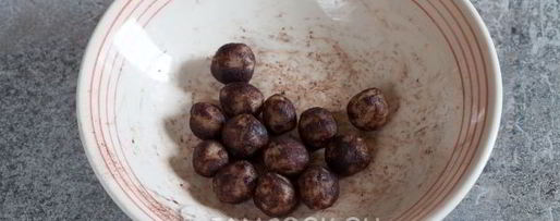 Шаг 11: пирожного картошка из марципана