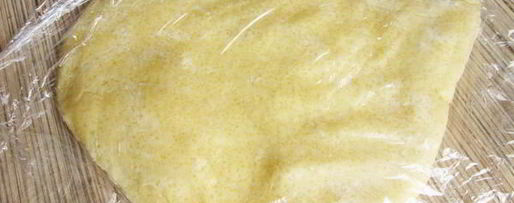 Шаг 2: пирожного корзинка с орехами и сливами