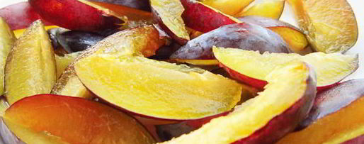 Шаг 4: пирожного корзинка с орехами и сливами