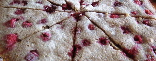 Шаг 8: пирожных финансье с малиной