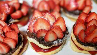 Рецепт Пирожных Клубничных мини-тортиков