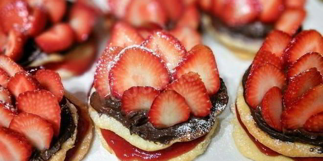 Рецепт пирожных клубничных мини-тортиков