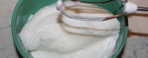 Шаг 1: пирожных клубника в шампанском