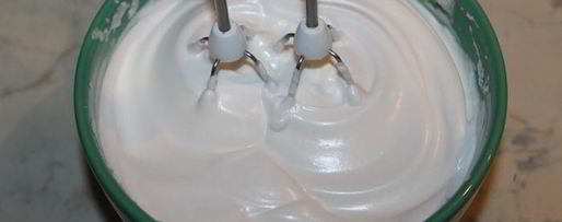 Шаг 2: пирожных клубника в шампанском