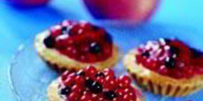 Рецепт пирожных с пудингом и фруктами