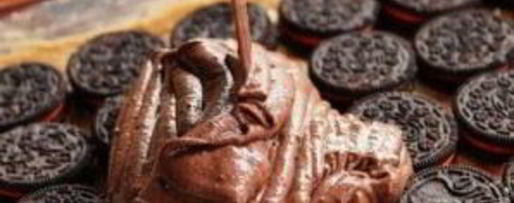 Шаг 3: пирожных с шоколадными печеньями и m&m's