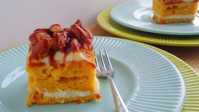 Рецепт Тыквенных пирожных с миндалем и соленой карамелью