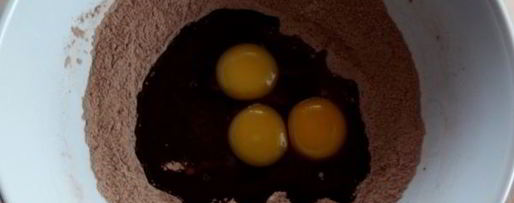 Шаг 12: зефирного пирожного с малиновым конфи