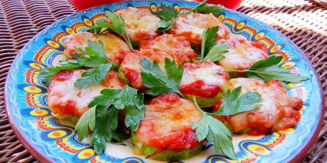 Рецепт мини-пицц на кабачке