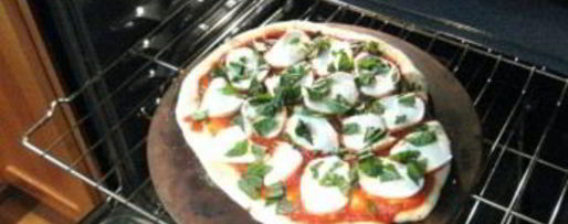 Шаг 1: пиццы с базиликом и моцареллой