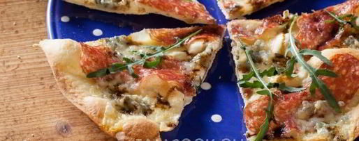 Шаг 10: пиццы с горгонзолой, салями и рукколой