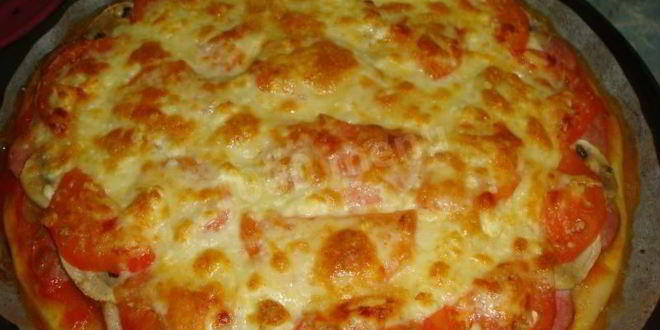 Рецепт пиццы с колбасой грибами и помидорами в духовке