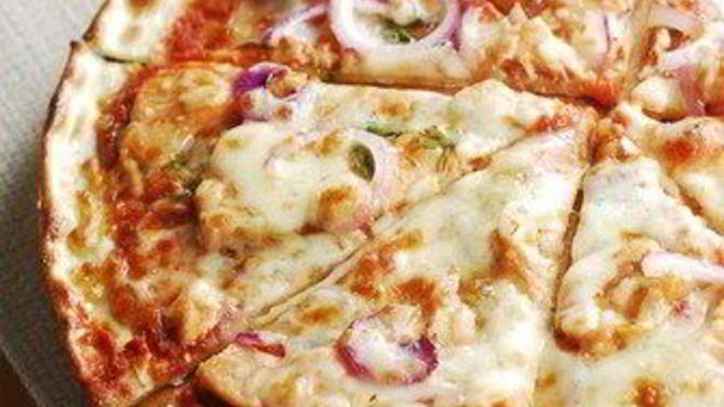 Рецепт Пиццы с курицей, базиликом и моцареллой