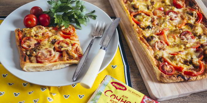 Рецепт пиццы с курицей карри на слоеном тесте