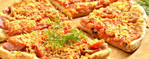 Шаг 2: пиццы с сосисками и курицей