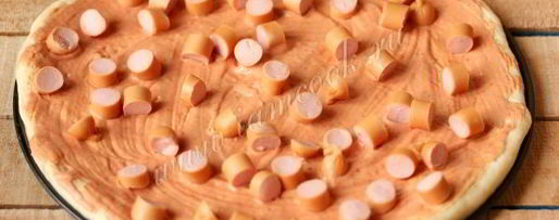 Шаг 5: пиццы с сосисками и помидорами