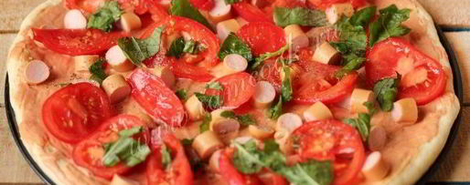 Шаг 6: пиццы с сосисками и помидорами