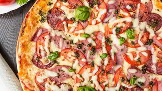 Рецепт Пиццы с томатами и ветчиной