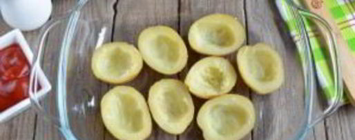 Шаг 3: пиццы в картофельных лодочках