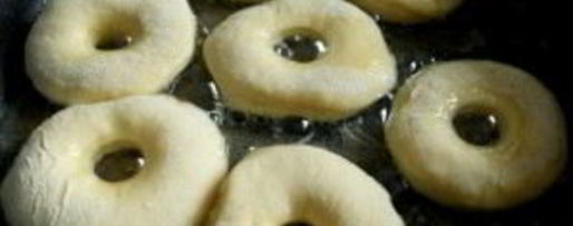 Шаг 2: быстрых пончиков на кефире