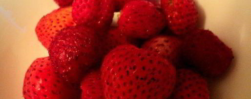 Шаг 2: творожных пончиков с клубникой